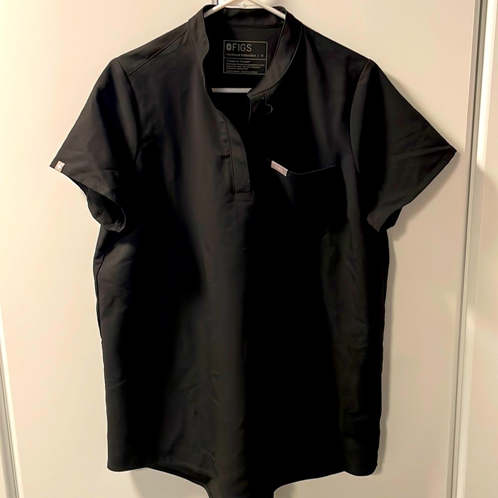 FIGS Black V-Neck Scrub Top